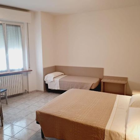 Hotel San Marco Песаро Екстериор снимка