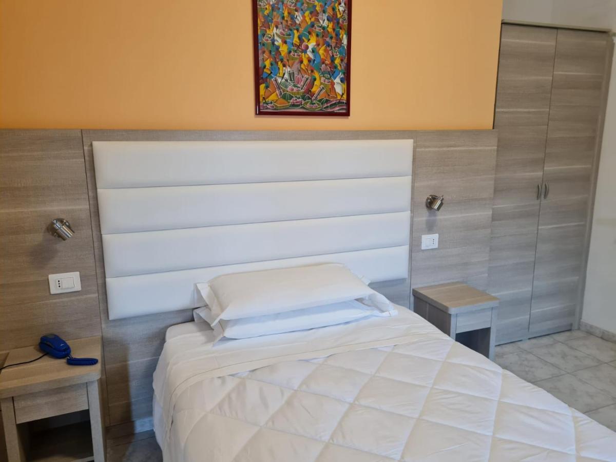 Hotel San Marco Песаро Екстериор снимка