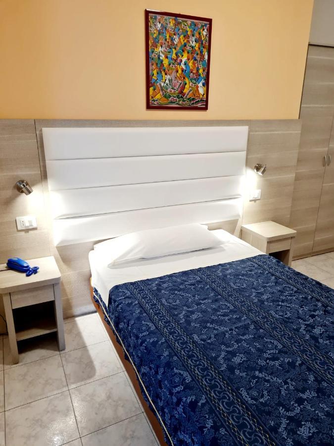 Hotel San Marco Песаро Екстериор снимка