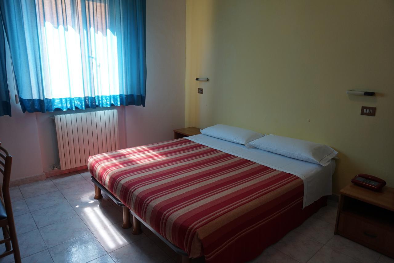 Hotel San Marco Песаро Екстериор снимка