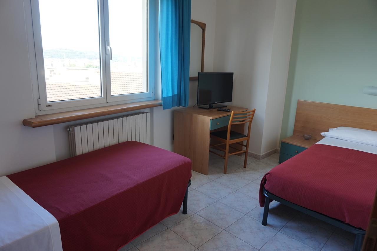 Hotel San Marco Песаро Екстериор снимка