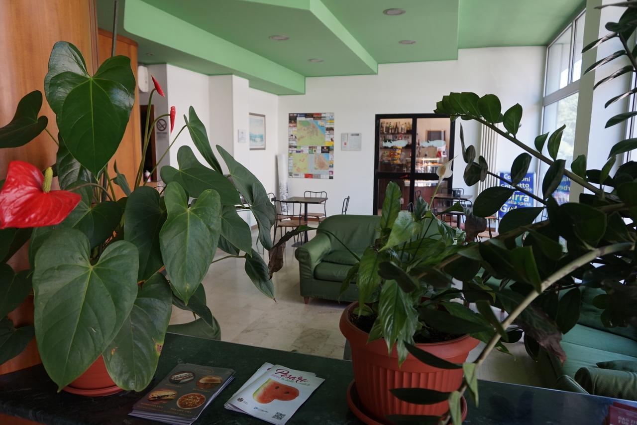 Hotel San Marco Песаро Екстериор снимка