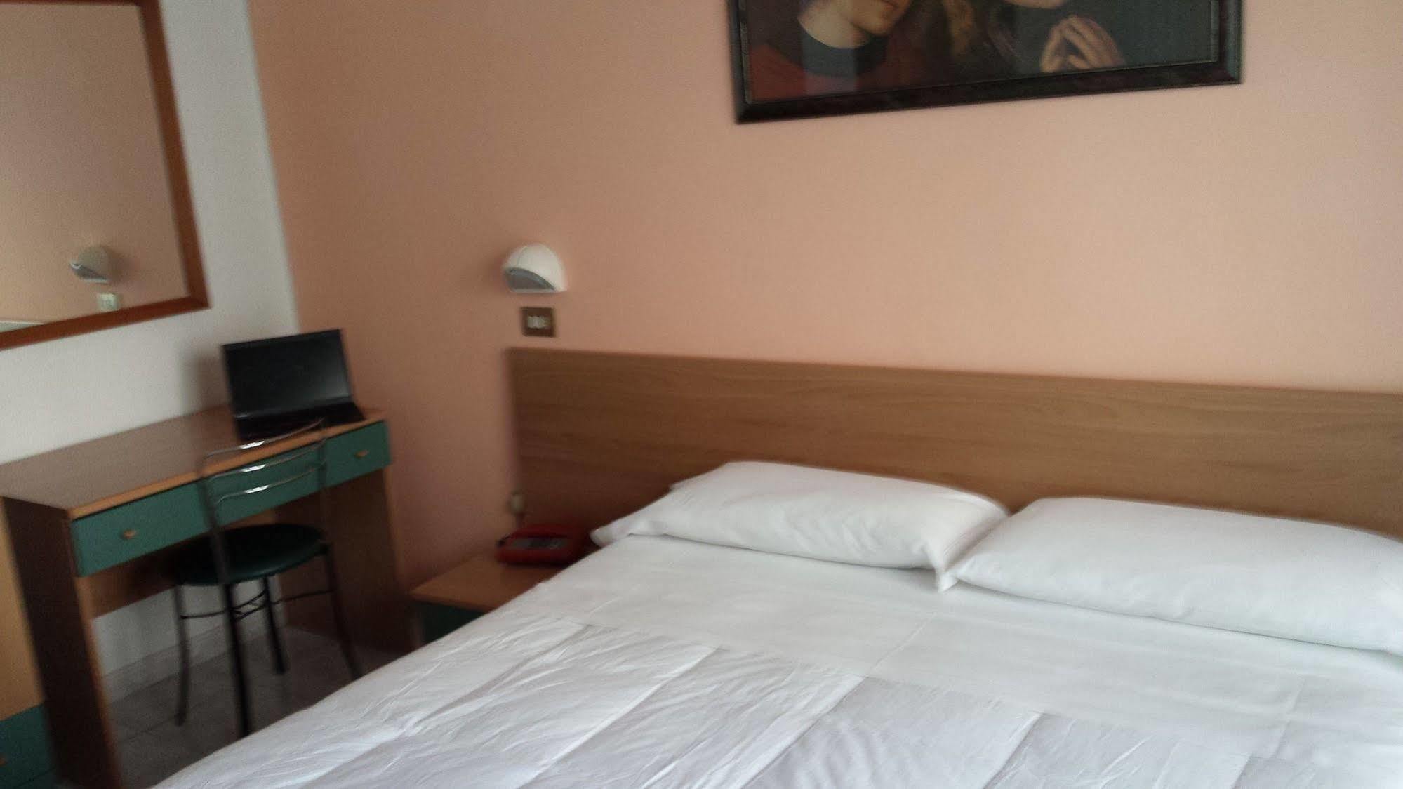 Hotel San Marco Песаро Екстериор снимка