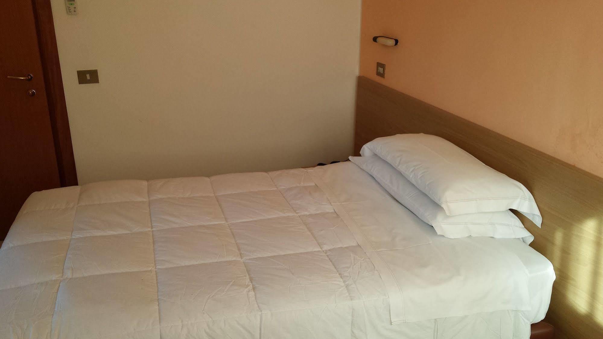 Hotel San Marco Песаро Екстериор снимка