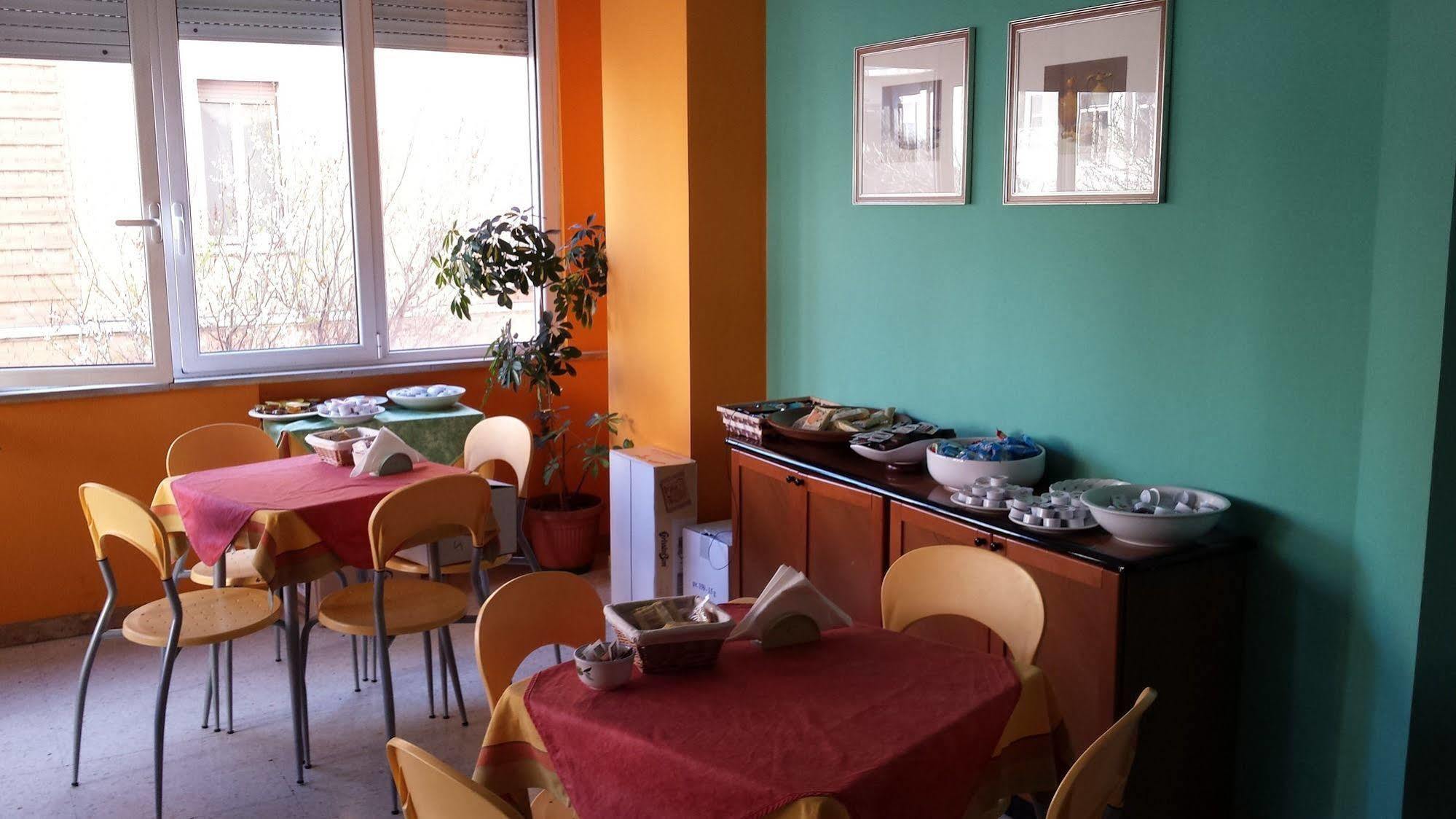 Hotel San Marco Песаро Екстериор снимка